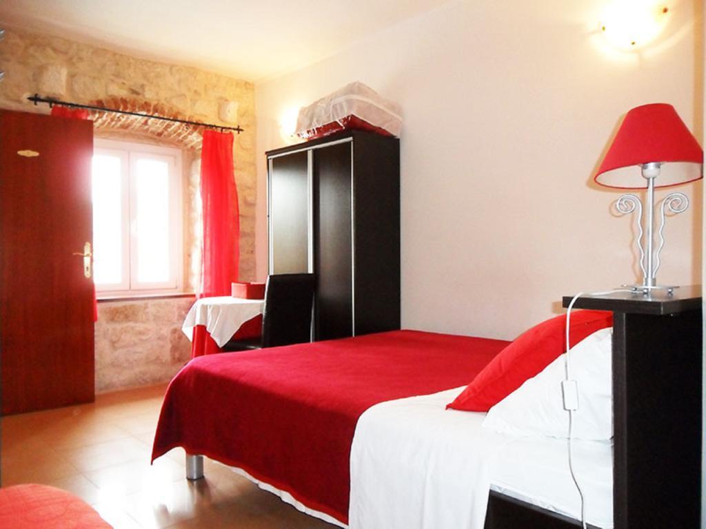 Apartments Riva Trogir Room photo